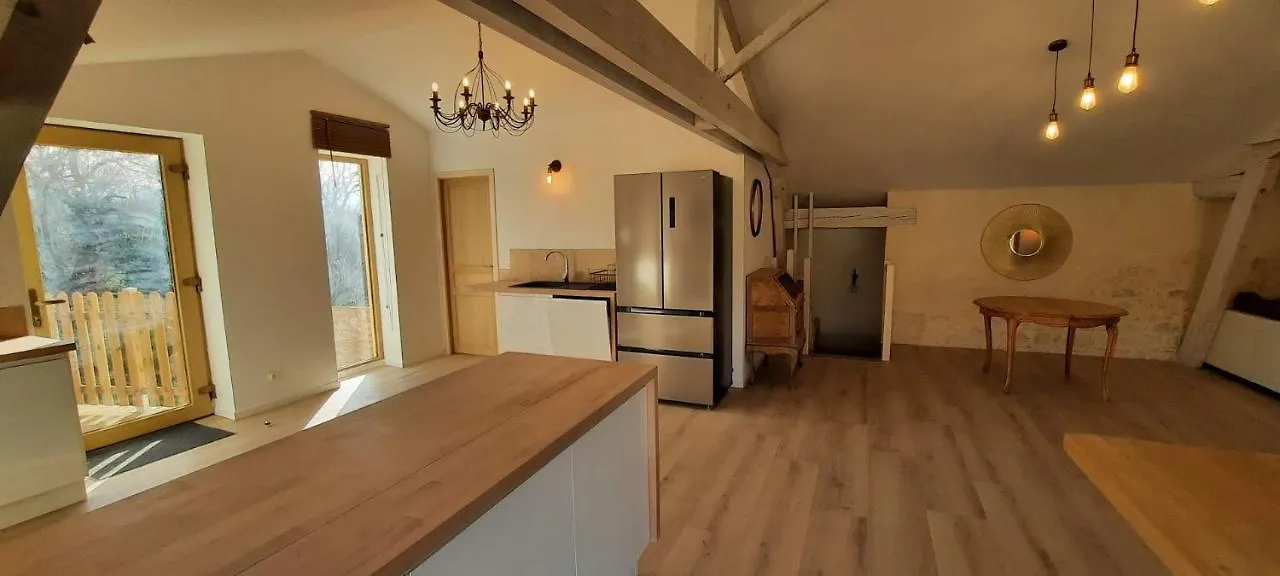 Holiday home Gite Spacieux Les Lyllacs Cestayrols France