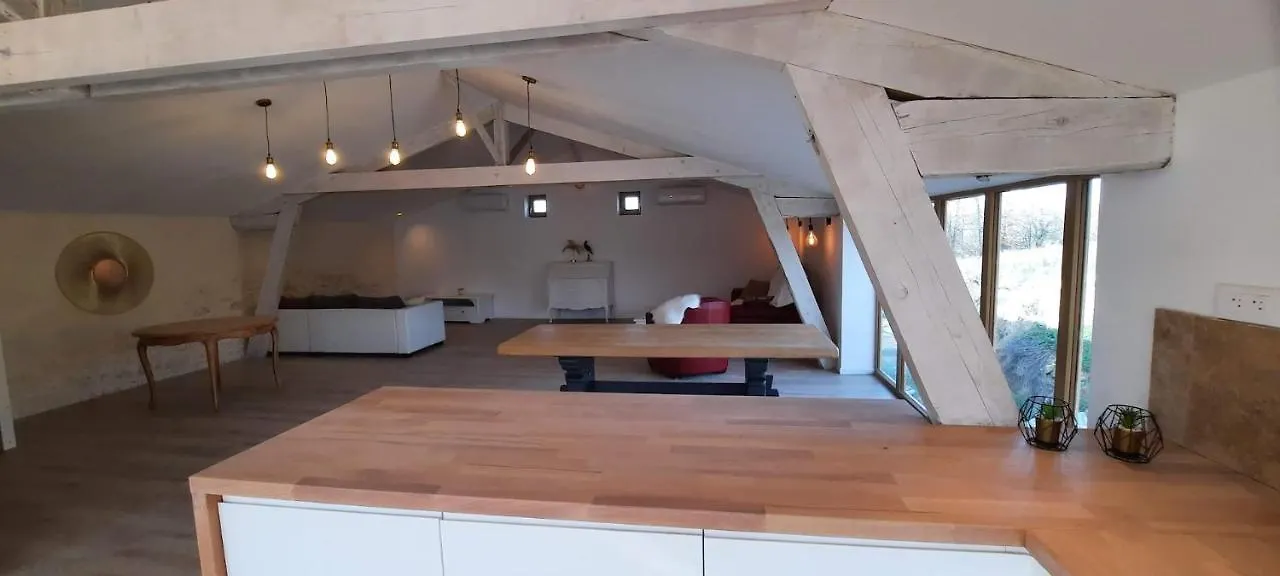 Holiday home Gite Spacieux Les Lyllacs Cestayrols